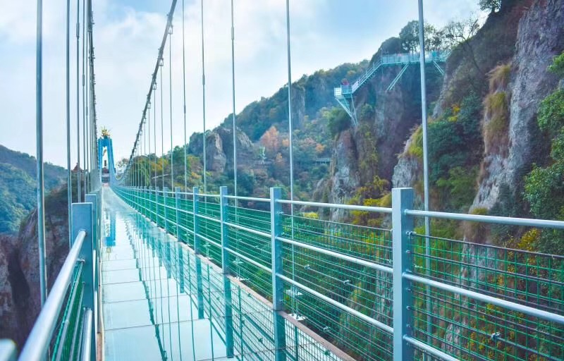 常州龙凤谷景区玻璃桥